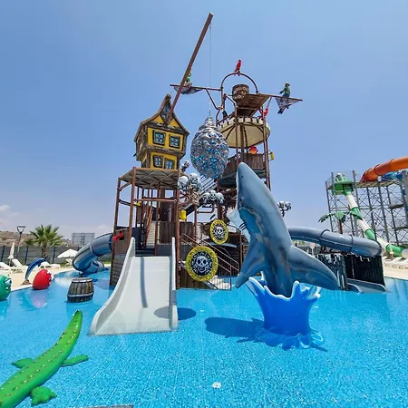 With Seaview In Caesar Blue Resort, Including Lunch Till 4 Pm, Gym With Sauna And Heated Swimming Pool Apartman *