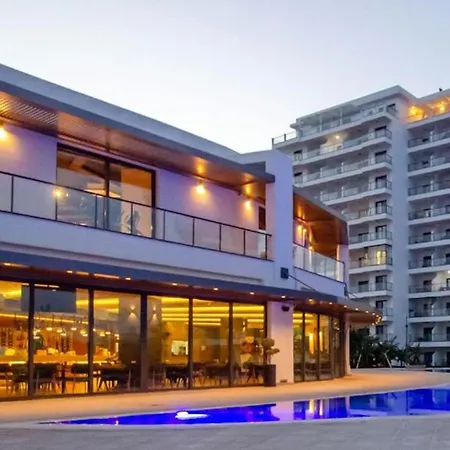 With Seaview In Caesar Blue Resort, Including Lunch Till 4 Pm, Gym With Sauna And Heated Swimming Pool * Gasztriá